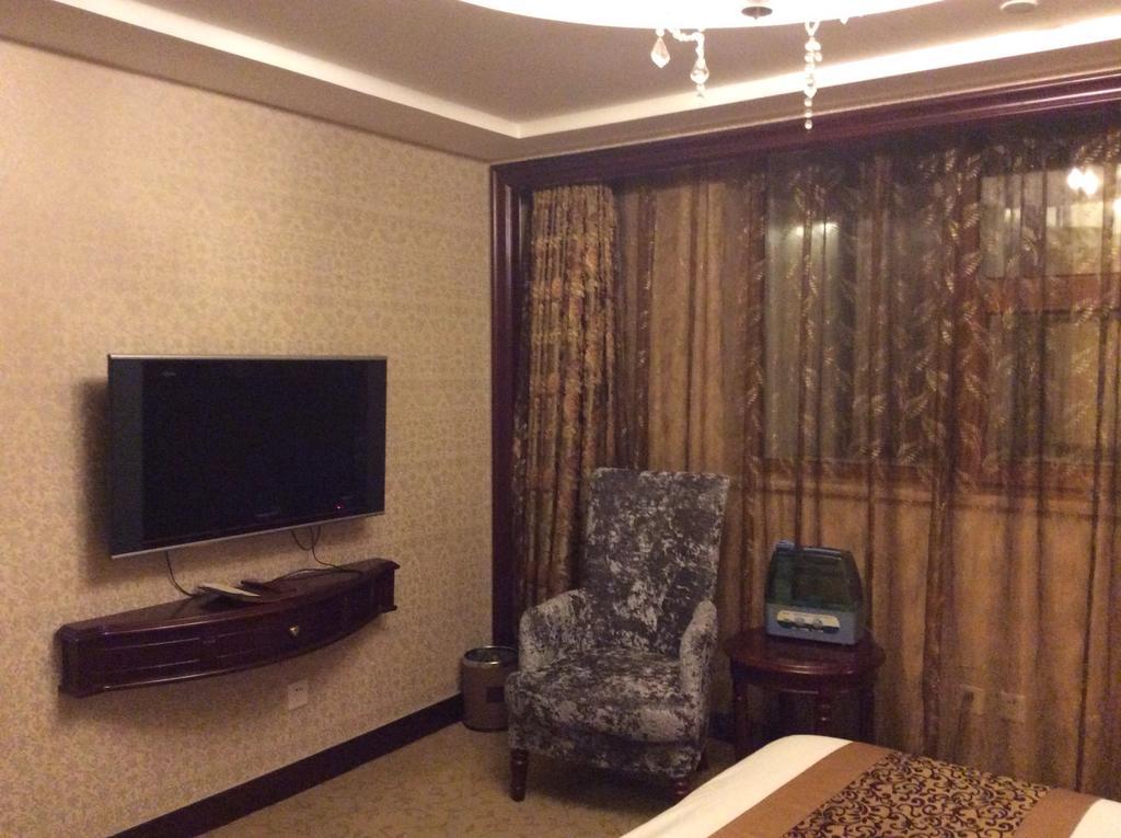New Paris Hotel Harbin Exterior photo