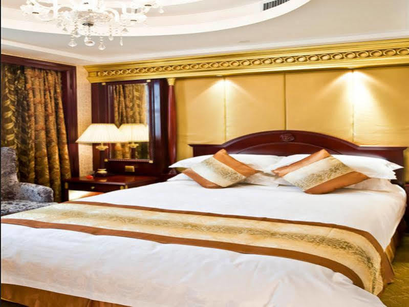 New Paris Hotel Harbin Exterior photo